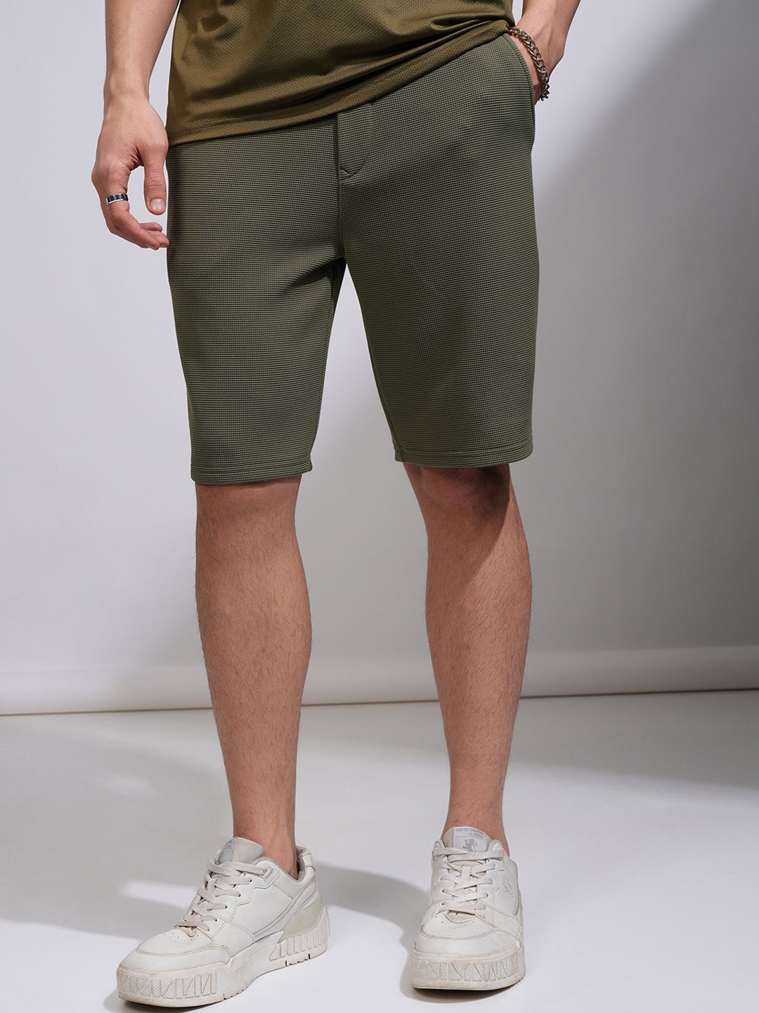 

HIGHLANDER Men High-Rise Regular Shorts, Olive