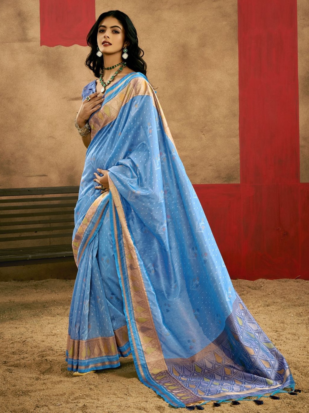 

BLENDIFY Ethnic Motifs Zari Saree, Blue