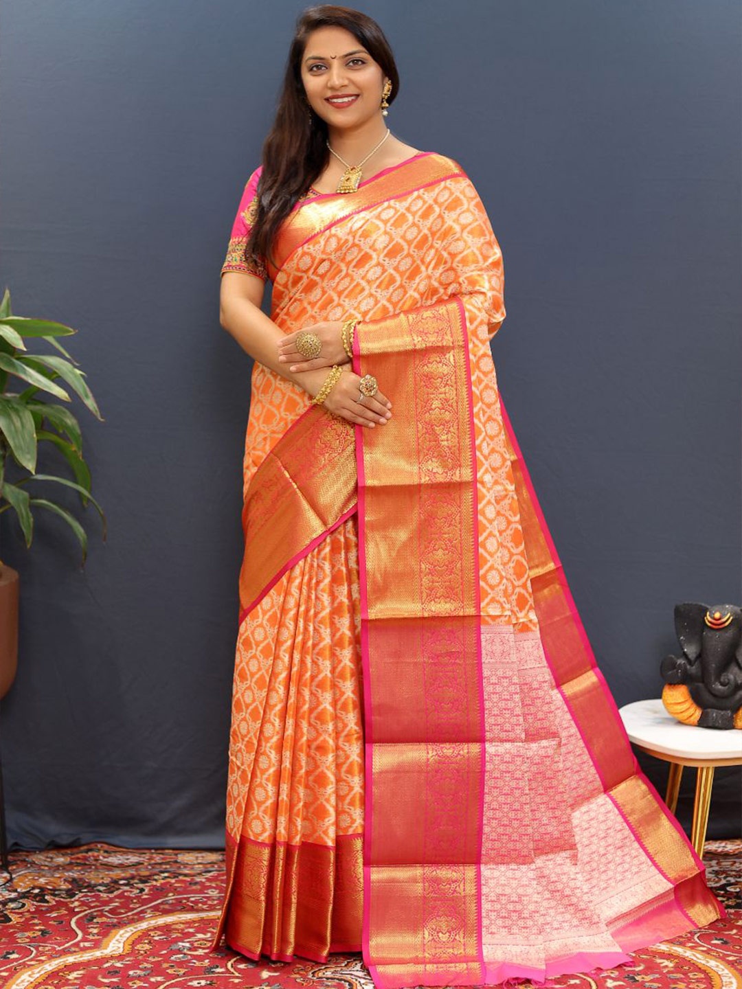 

amirat Woven Design Zari Pure Silk Kanjeevaram Saree, Orange