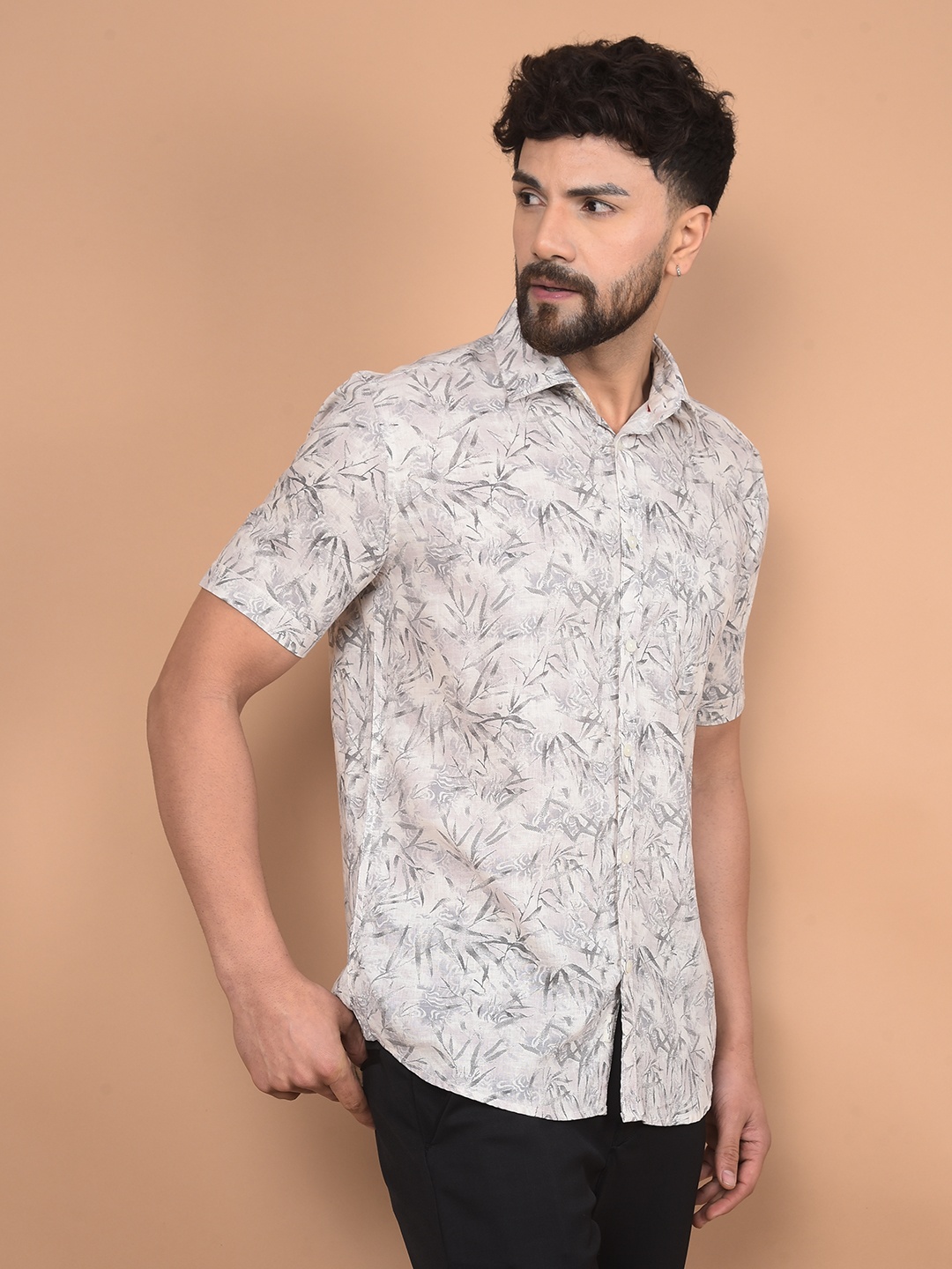 

Crimsoune Club Men Premium Slim Fit Spread Collar Floral Printed Cotton Casual Shirt, Off white