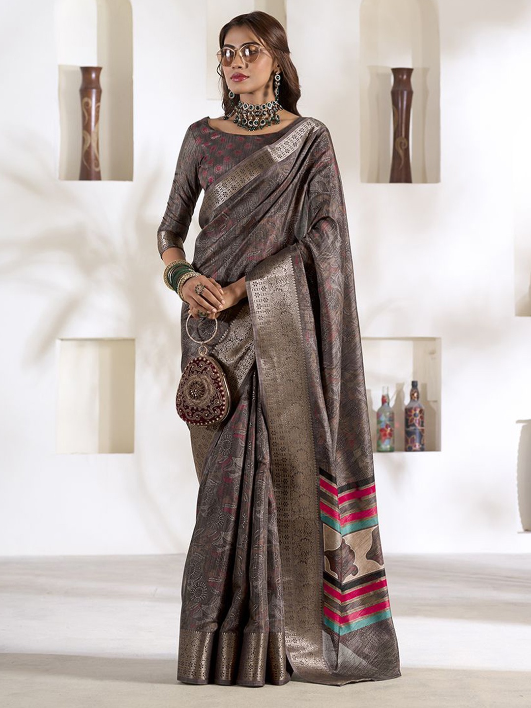 

AVANSHEE Ethnic Motifs Printed Woven Design Zari Saree, Grey