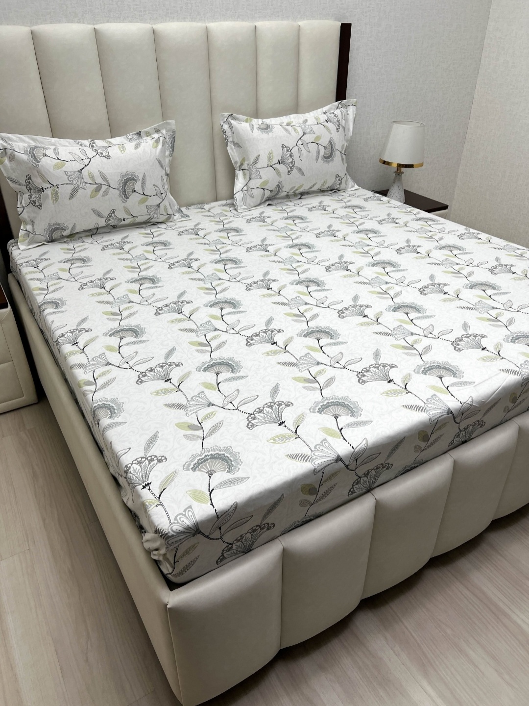 

Pure Decor Royal Passion White Floral 330 TC Pure Cotton Queen Bedsheet 2.28 m x 2.54 m