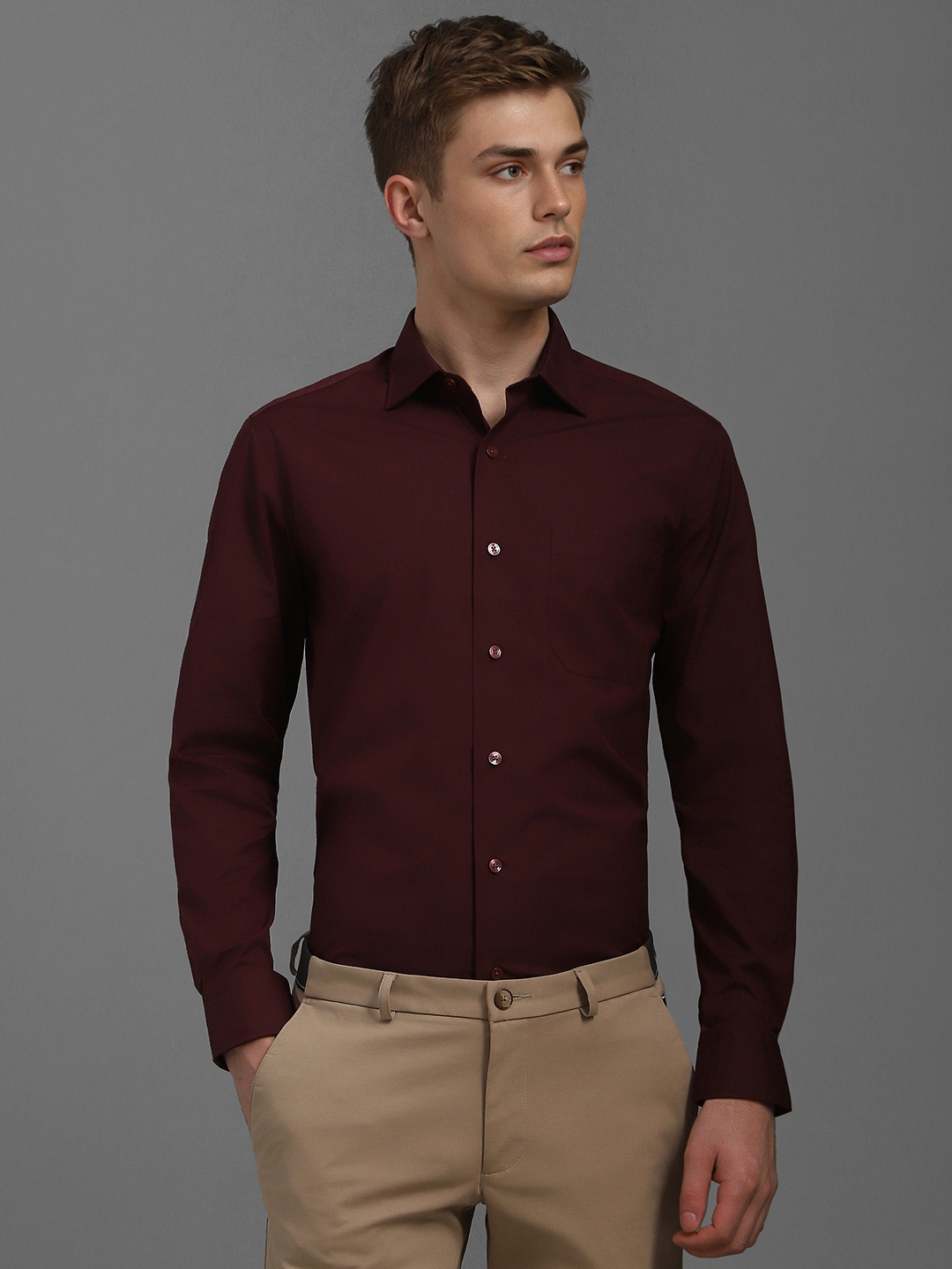 

Louis Philippe Men Classic Fit Spread Collar Solid Cotton Formal Shirt, Maroon