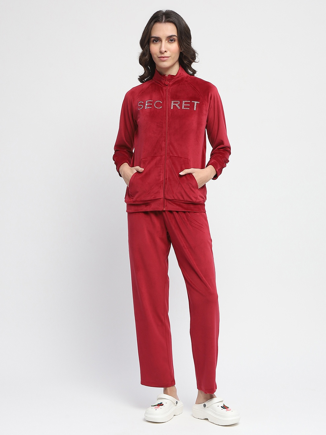 

MADAME M SECRET Women Printed Night suit, Maroon
