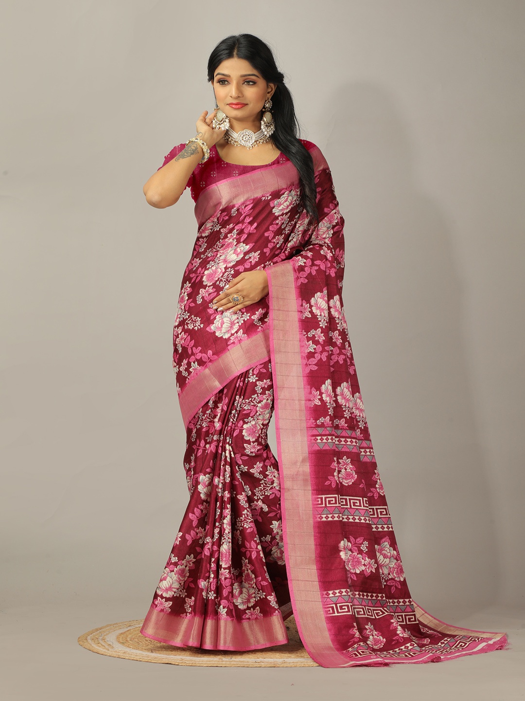 

A.V.M. SILK MILLS Floral Printed Zari Pure Crepe Saree, Pink