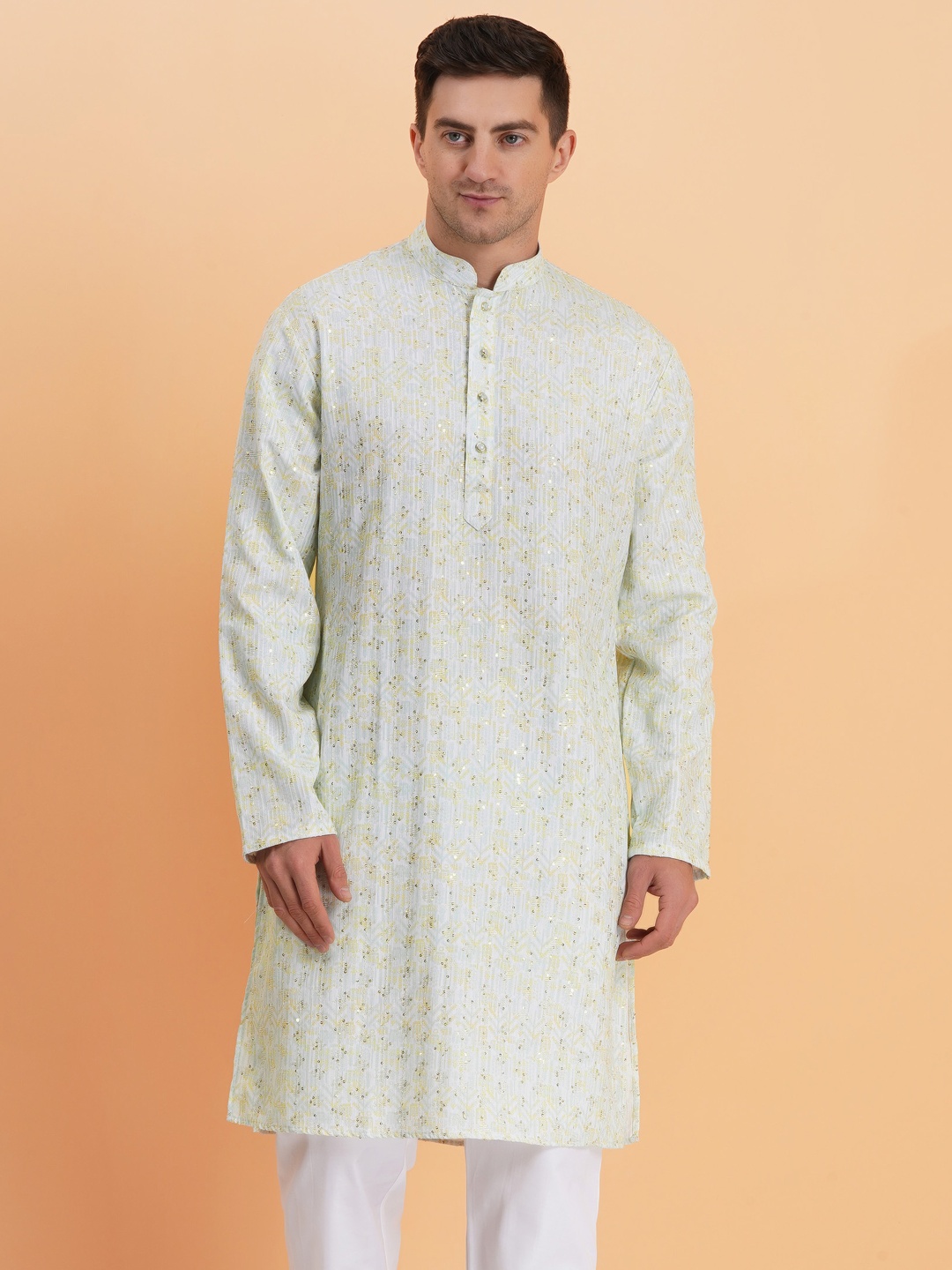 

SG LEMAN Men Embroidered Mandarin Collar Kurta, Sea green