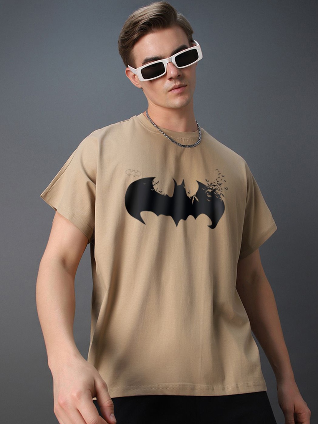 

Bewakoof Men Batman Graphic Printed Round Neck Cotton Oversized T-shirt, Khaki