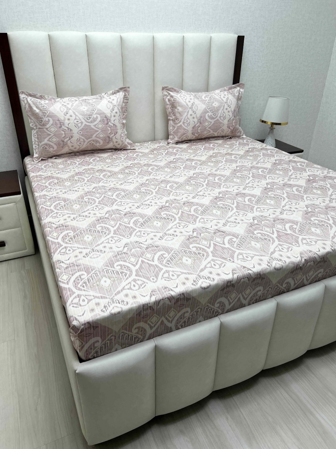 

Pure Decor Royal Passion White Printed Cotton 350 TC Queen Bedsheet Set 2.28 m x 2.54 m, Pink