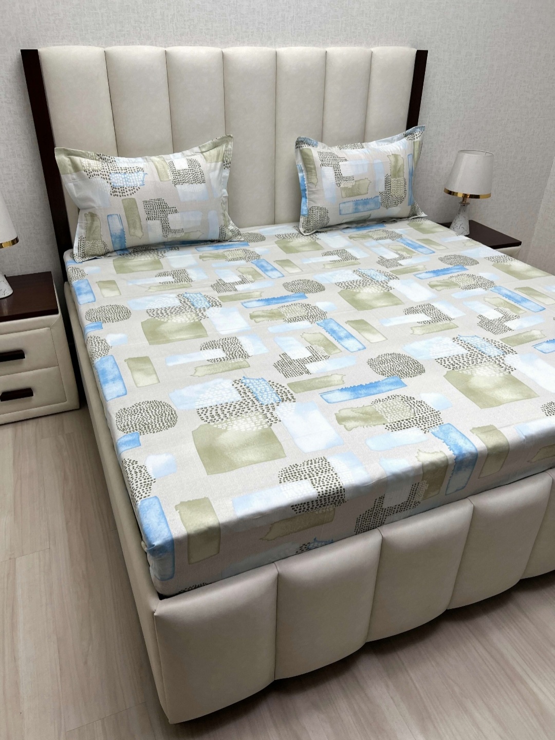 

Pure Decor Beige & Blue Geometric Queen Bedsheet with 2 Pillow Covers