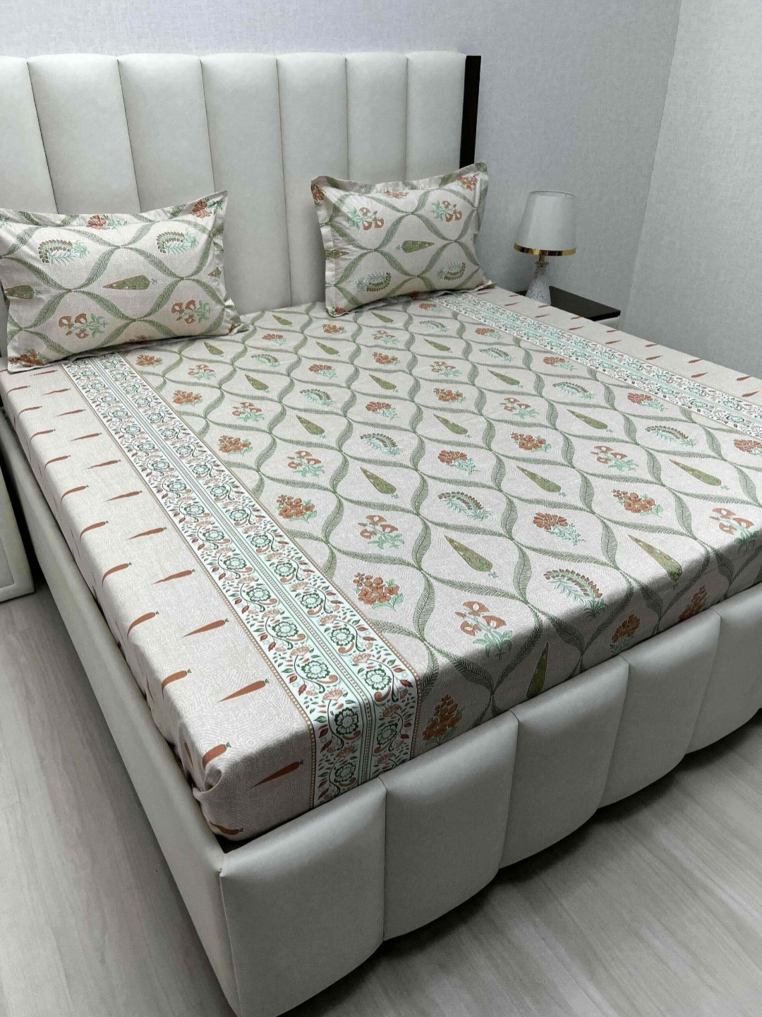 

Pure Decor Royal Passion Green Printed Pure Cotton 300 TC Queen Bedsheet set 2.28m x 2.54m