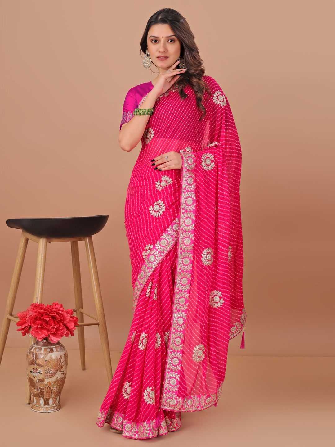 

Mitera Bandhani Embroidered Poly Georgette Bandhani Saree, Pink