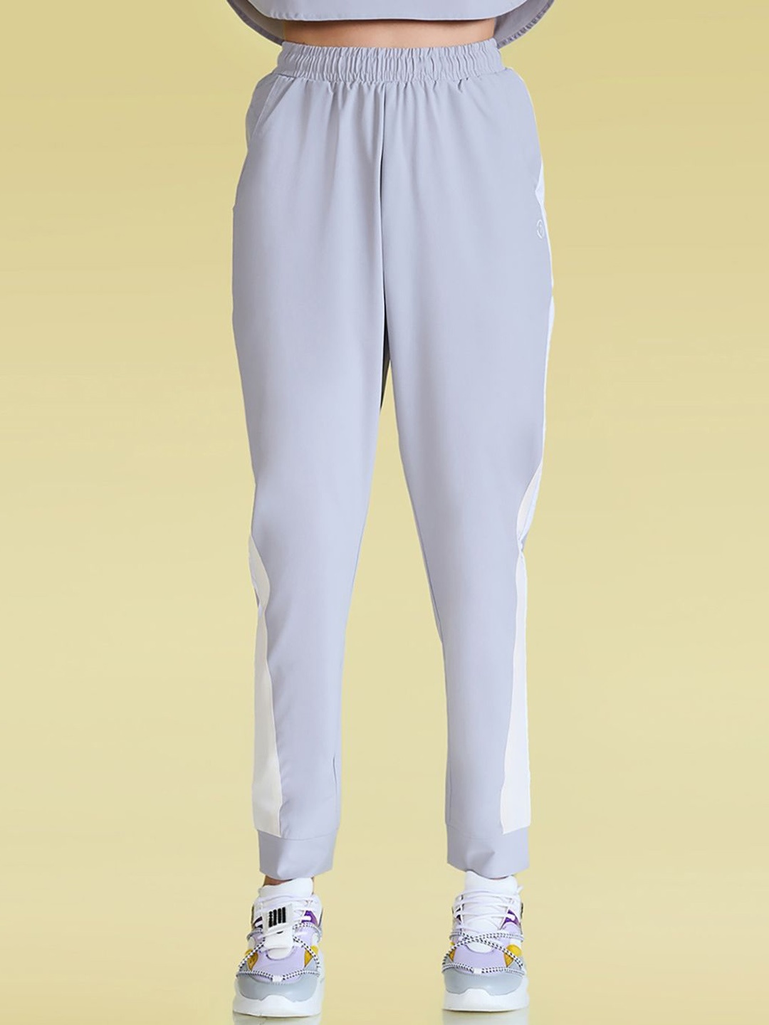 

KICA Women Regular Fit Mid Rise Gym Joggers, Grey
