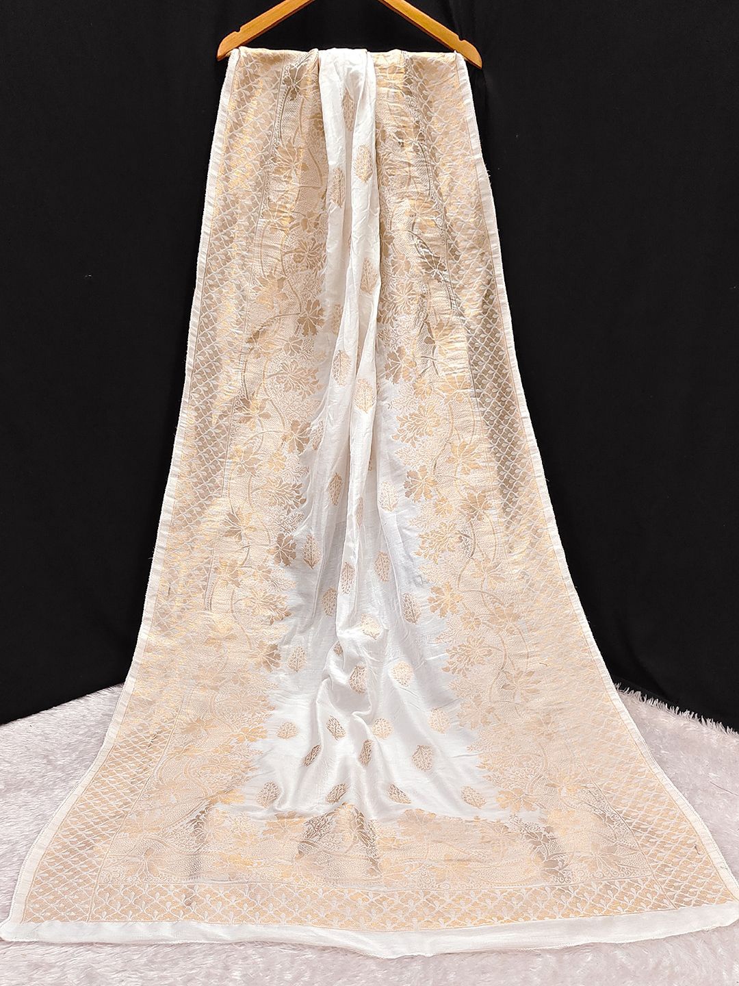 

Trendmalls Floral Woven Design Muslin Silk Dupatta, White