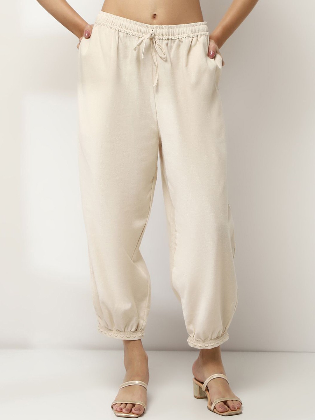 

Rangriti Women Comfort Regular Fit Low-Rise Cotton Jogger, White