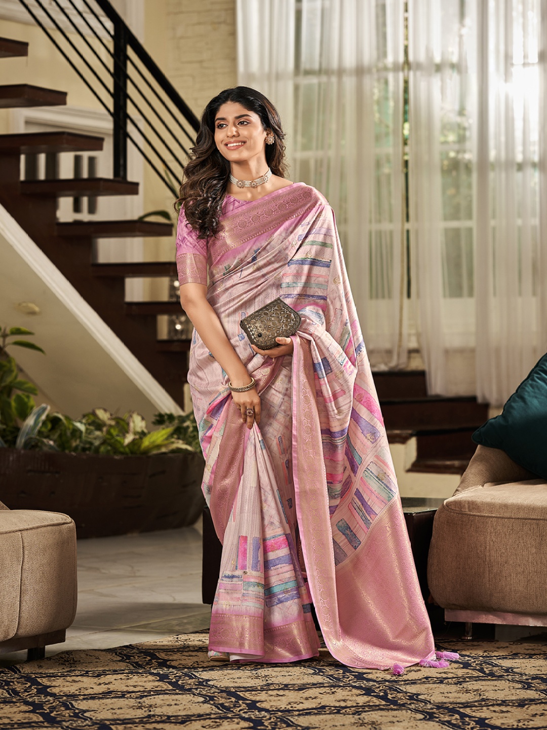 

AVANSHEE Zari Silk Blend Saree, Pink