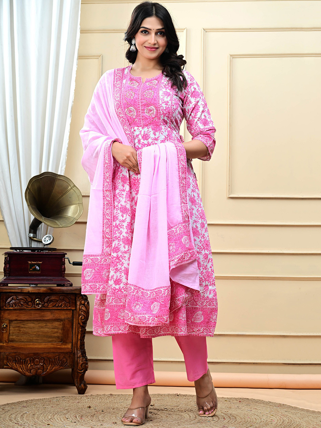 

RETCAP Floral Printed Saganeri Printend Pure Cotton Anarkali Kurta with Trousers & Dupatta, Pink