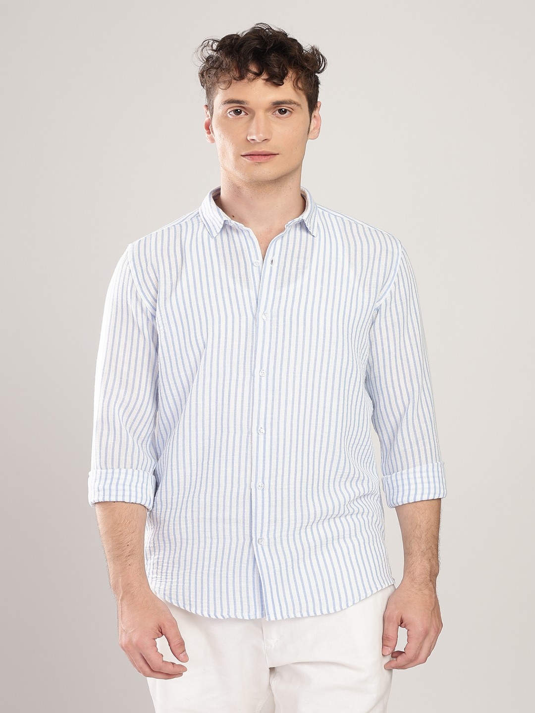 

NEVER NEUD Men Comfort Fit Spread Collar Vertical Striped Casual Shirt, Blue