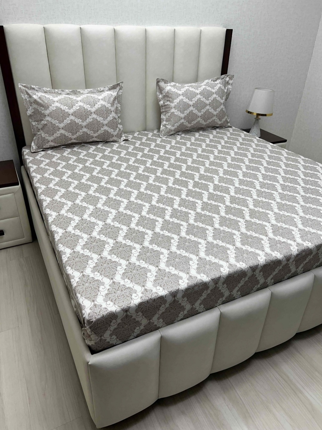 

Pure Decor Royal Passion White Printed Cotton 250 TC Queen Bedsheet Set 2.28 m x 2.54 m