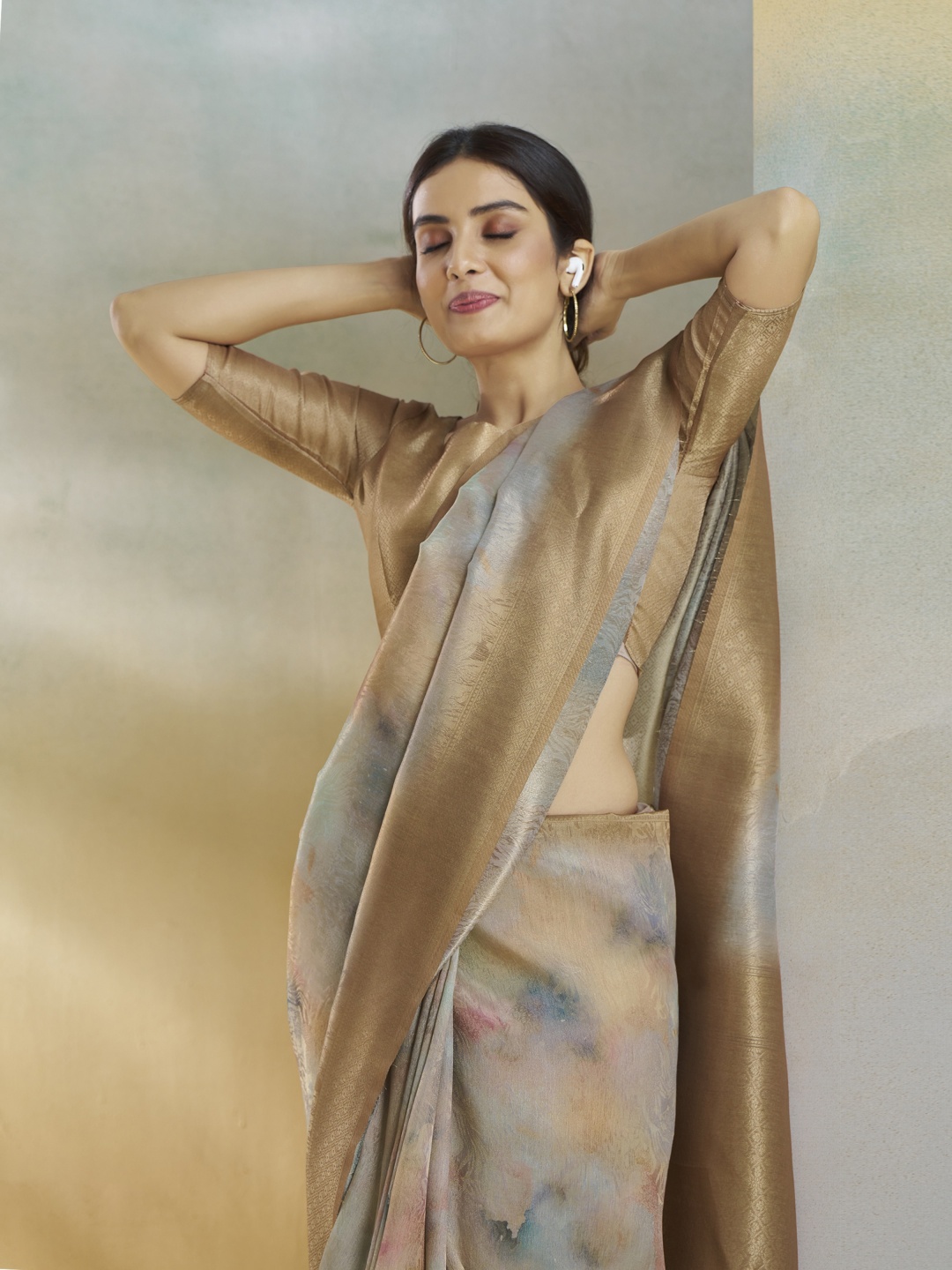 

AVANSHEE Woven Design Zari Saree with Unstitched Blouse Piece., Brown