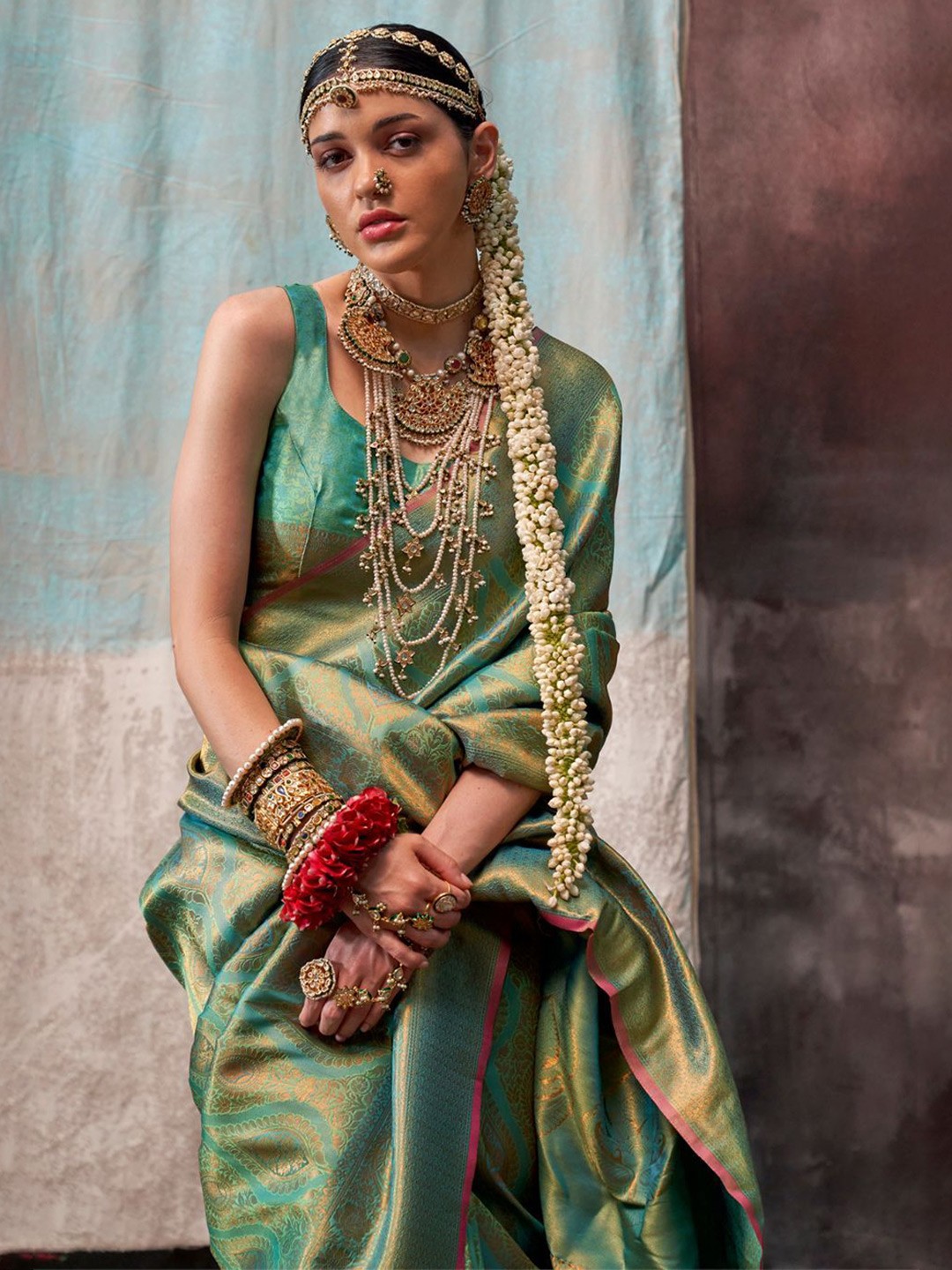 

BLENDIFY Woven Design Zari Silk Blend Banarasi Saree, Green