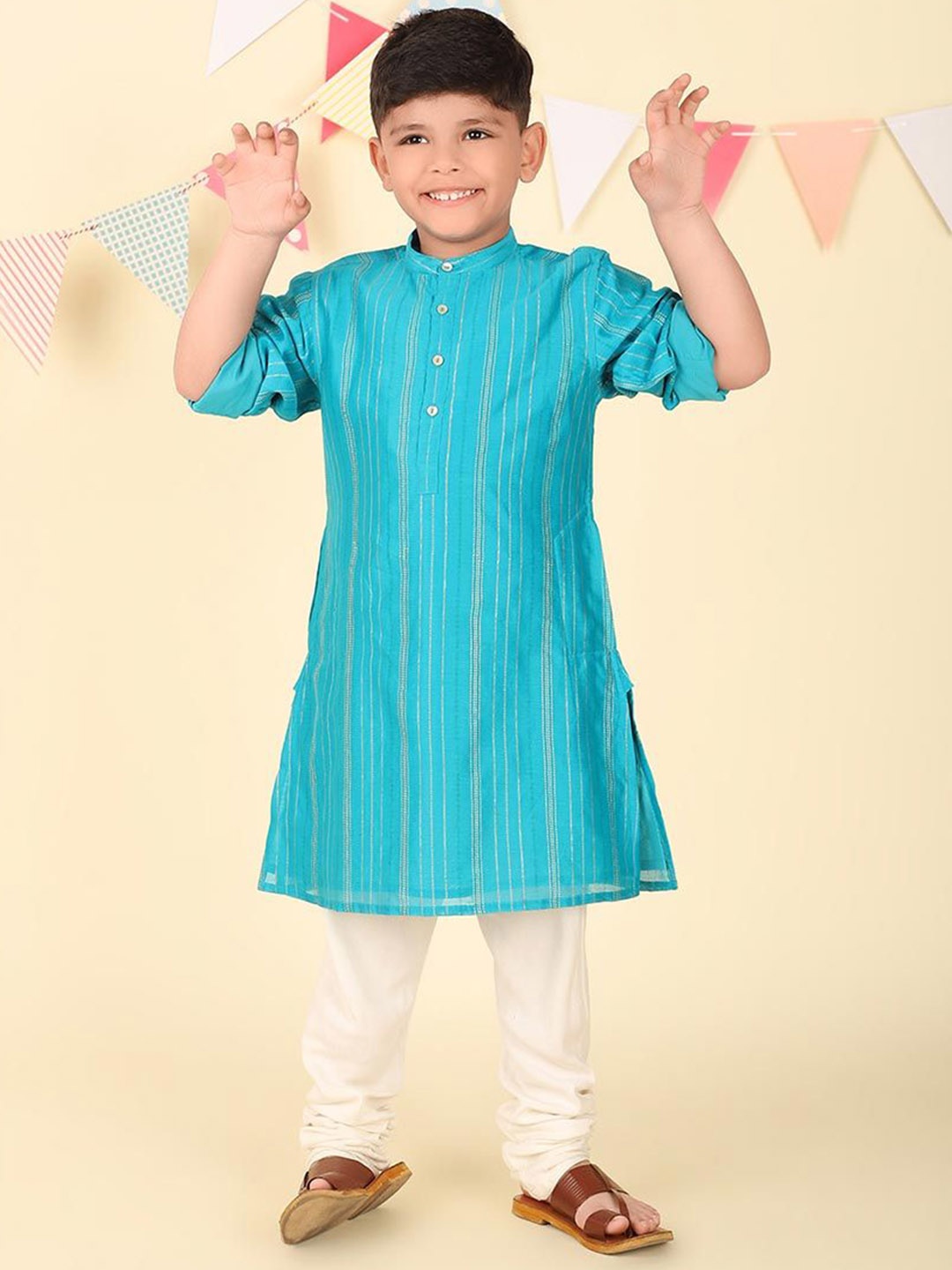 

Fabindia Boys Thread Work Kurta, Blue