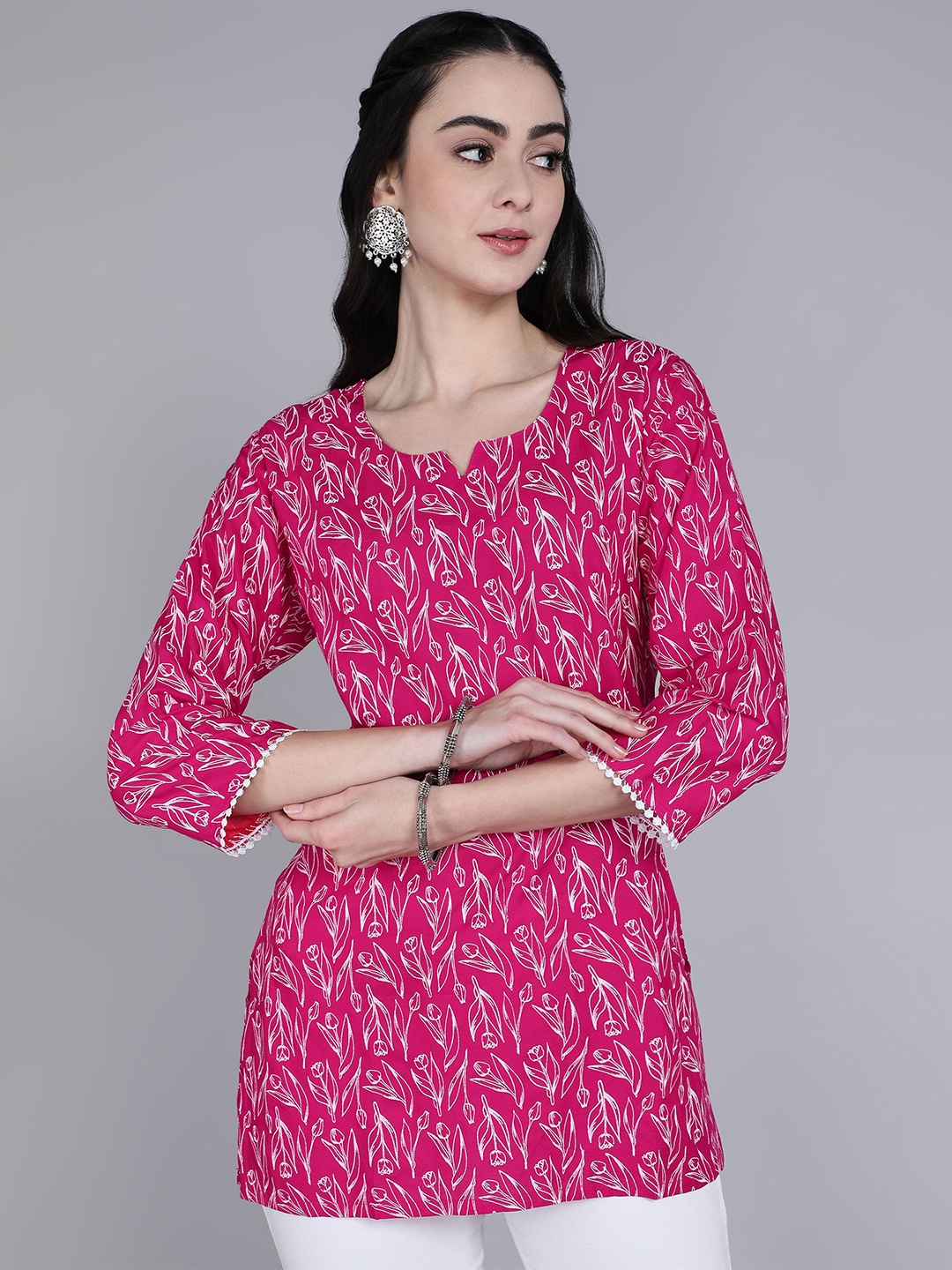 

Tviksha Fashion Women Floral Printed U-Neck Straight Kurti, Pink