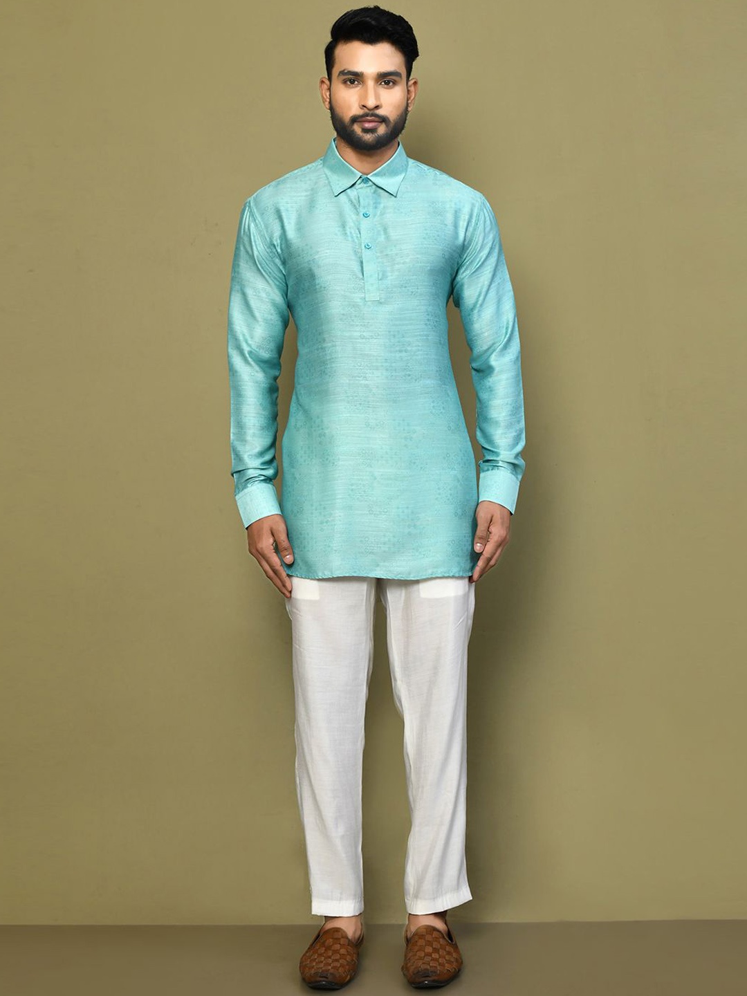 

Arihant Rai Sinha Men Regular Kurta with Trousers, Blue
