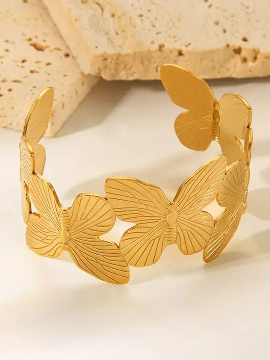 

DressBerry Stainless Steel Gold-Plated Cuff Anti-Tarnish Bracelet