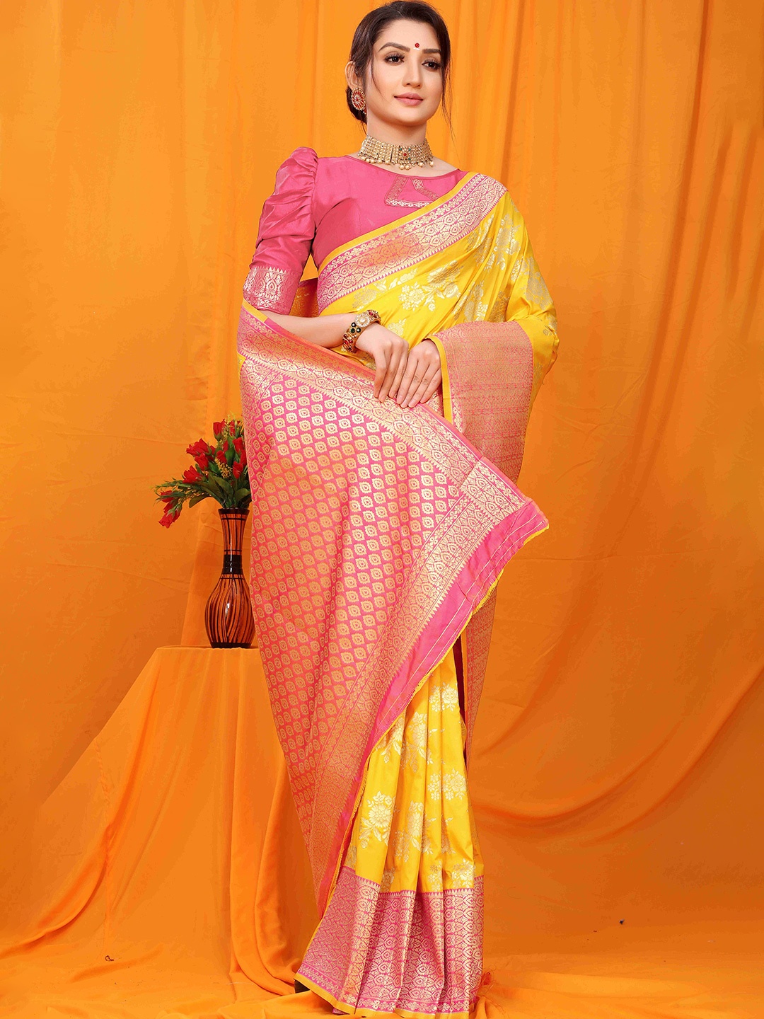 

amirat Woven Design Zari Pure Silk Banarasi Saree, Yellow