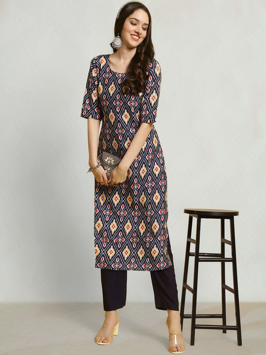 

Moda Rapido Ethnic Motifs Printed Round Neck Straight Kurta, Navy blue