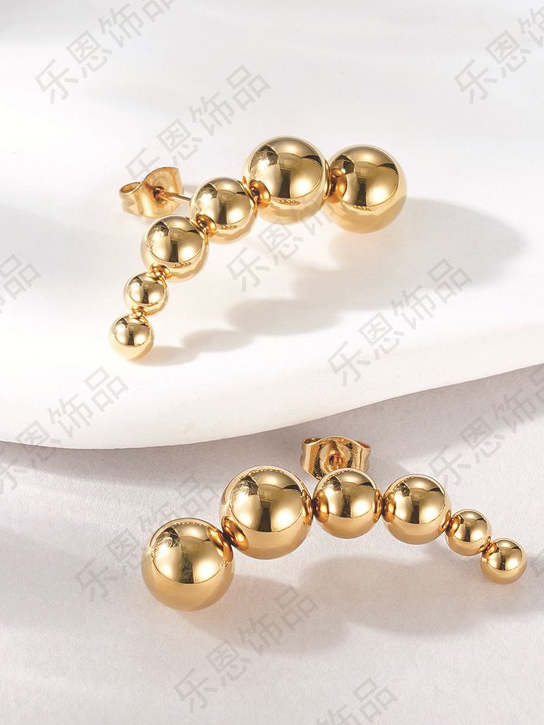 

DIVASTRI Stainless Steel Gold-Plated Contemporary Shaped Studs