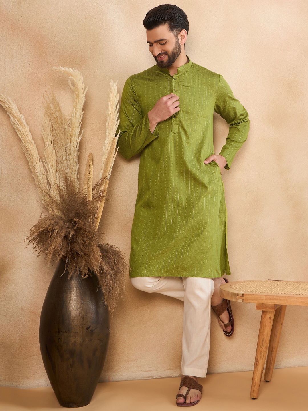 

SWAGG INDIA Geometric Woven Design Mandarin Collar Straight Kurta, Green