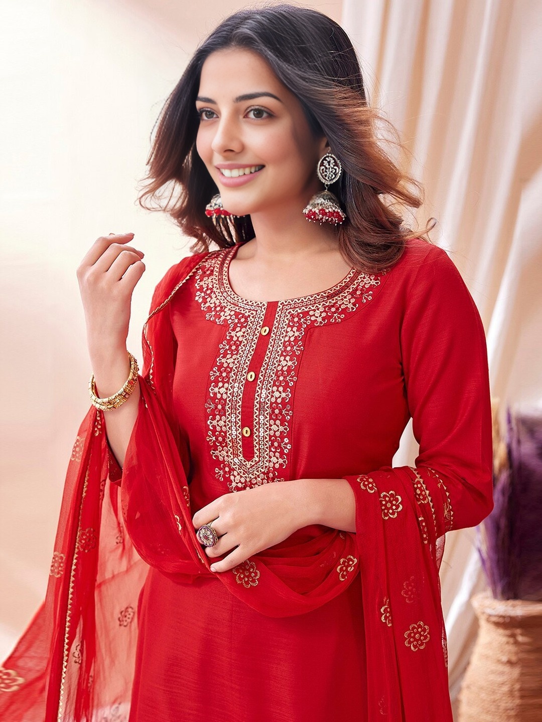 

Handish Floral Embroidered Sequinned Kurta With Trousers And Dupatta, Red