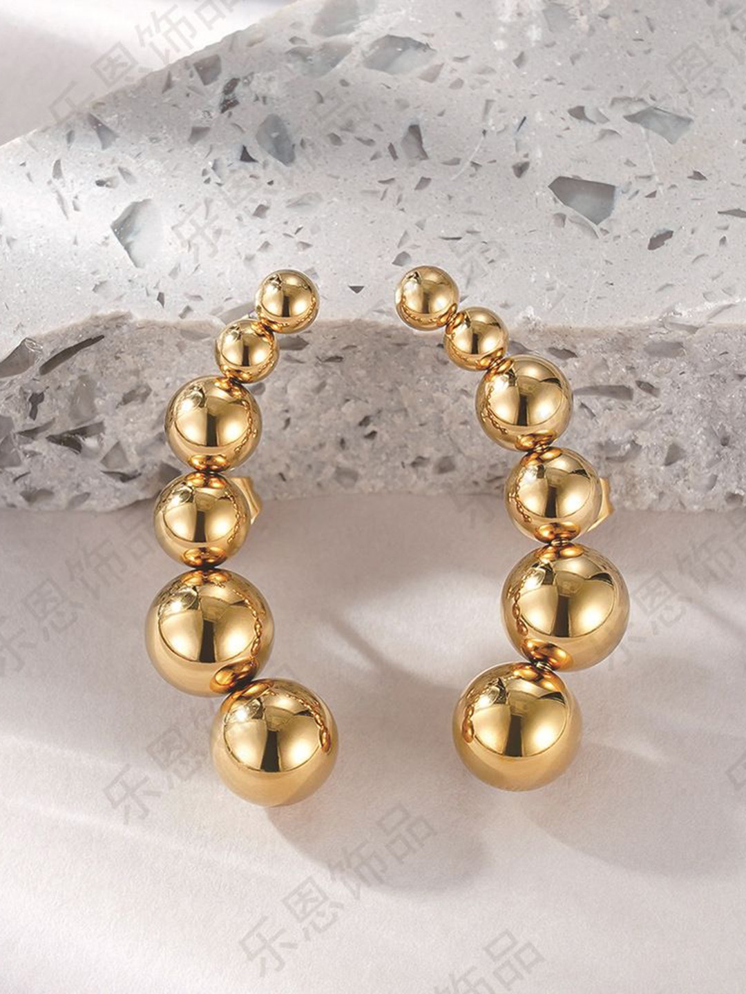 

MEENAZ Stainless Steel Gold-Plated Anti Tarnish Geometric Studs