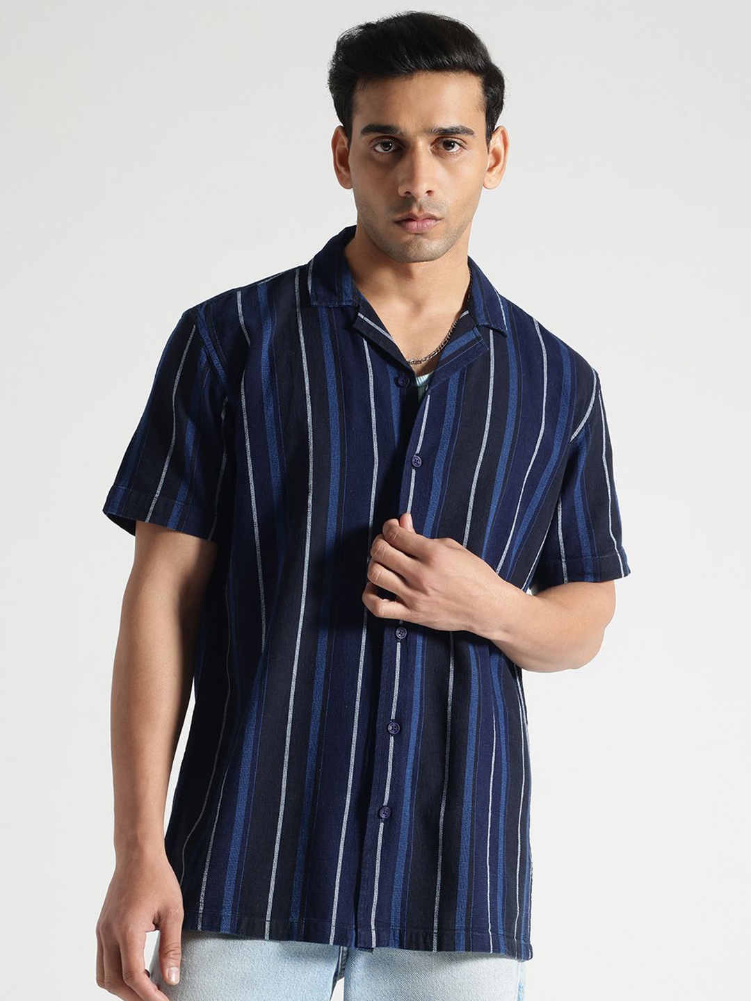 

Code 61 Men Standard Opaque Checked Casual Shirt, Navy blue