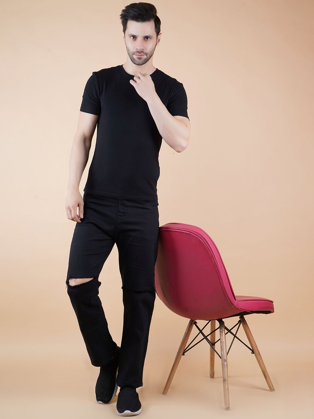 

COMFITS Men Classic Boyfriend Fit Baggy Slash Knee Jeans, Black