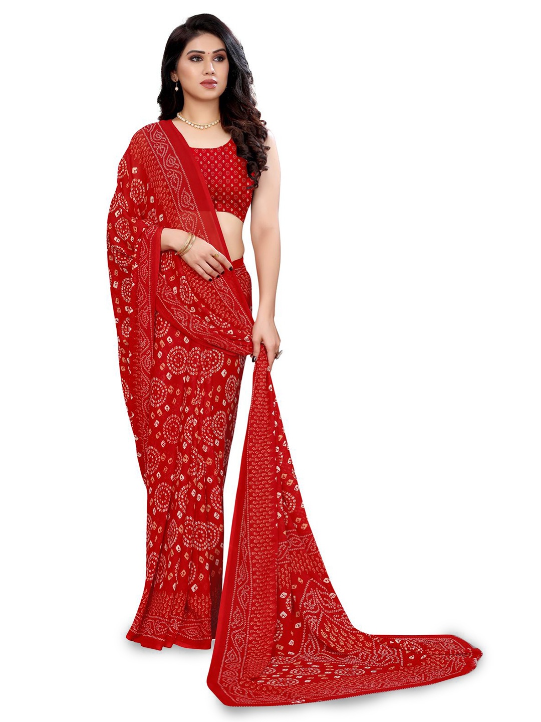 

HERE&NOW Floral Printed Saree, Red