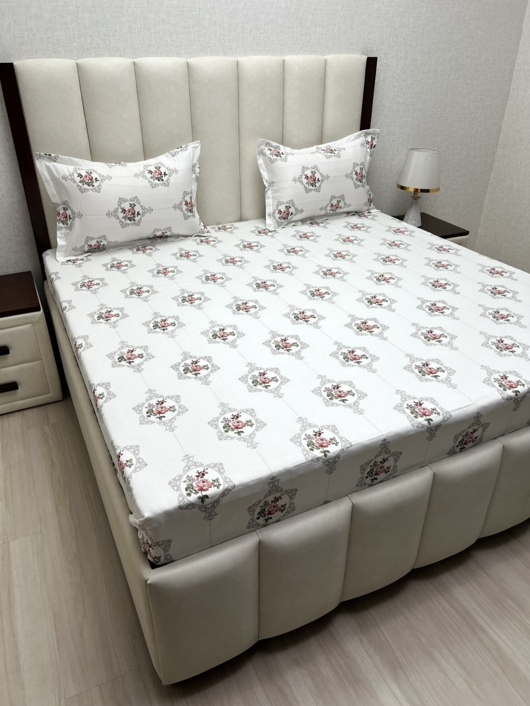 

Pure Decor Royal Passion White Printed Pure Cotton 250TC Queen Bedsheet Sets 2.28m x 2.54m
