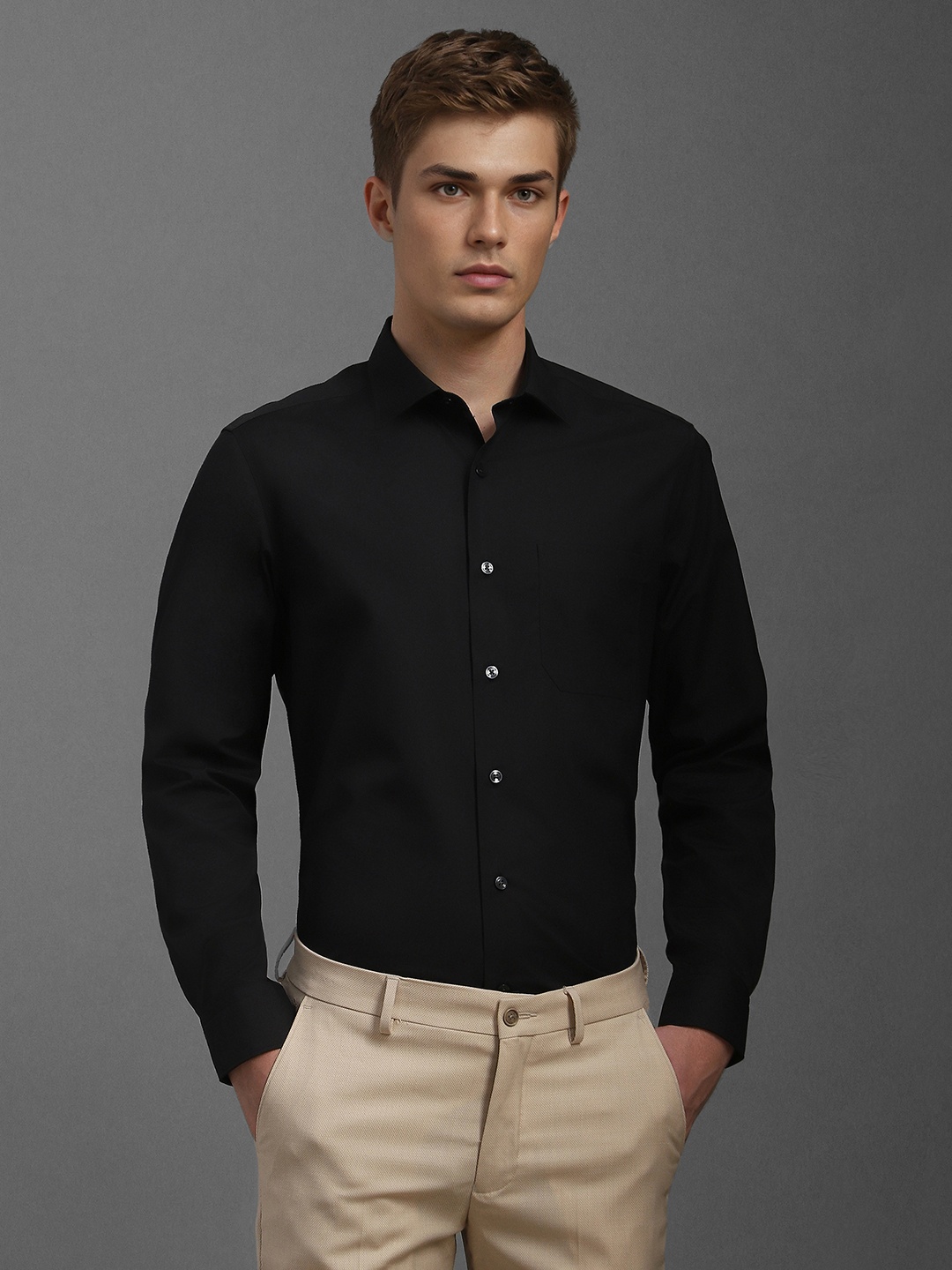 

Louis Philippe Men Classic Fit Spread Collar Solid Cotton Formal Shirt, Black