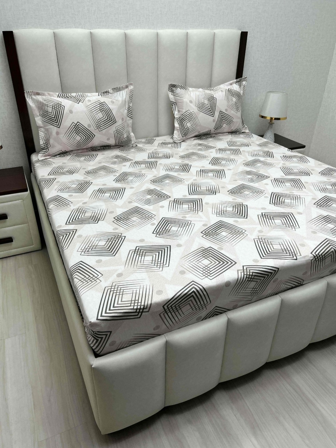 

Pure Decor Pink & Black Geometric Queen Bedsheet with 2 Pillow Covers