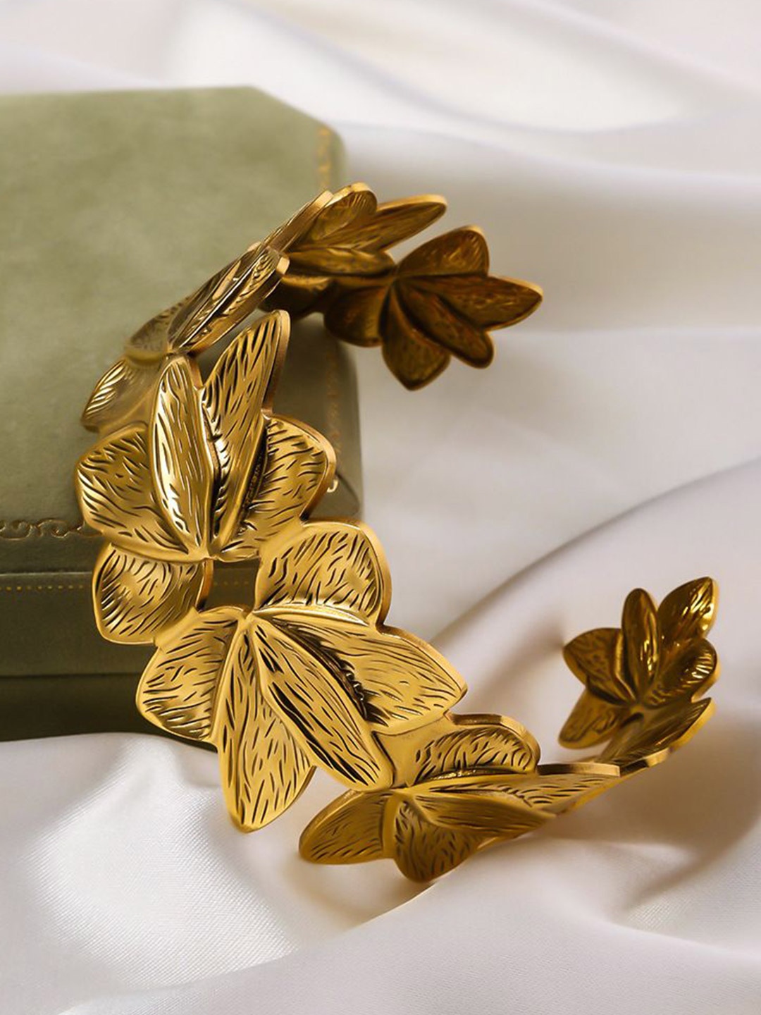 

DressBerry Gold-Plated Cuff Bracelet
