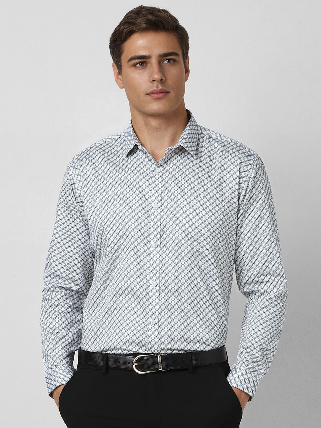 

V Dot Men Spread Collar Geometric Printed Cotton Formal Shirt, White