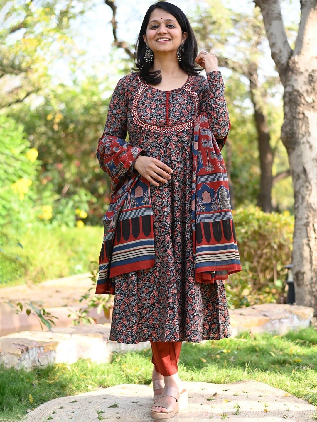 

Dholkee Floral Printed Pure Cotton A-Line Kurta With Trousers And Dupatta, Maroon