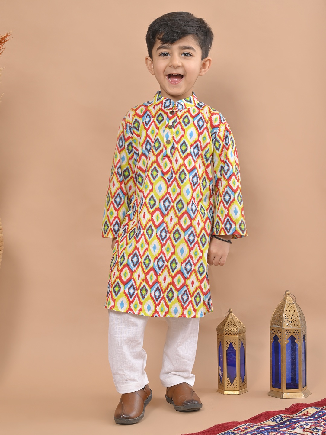 

Sangria Yellow Boys Ethnic Motifs Printed Mandarin Collar Pure Cotton Kurta With Pyjamas