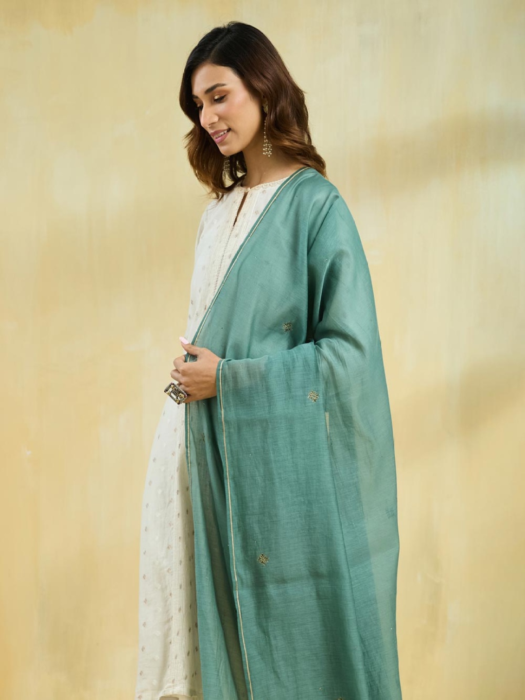 

Fabindia Floral Embroidered Cotton Silk Dupatta With Thread Work, Green