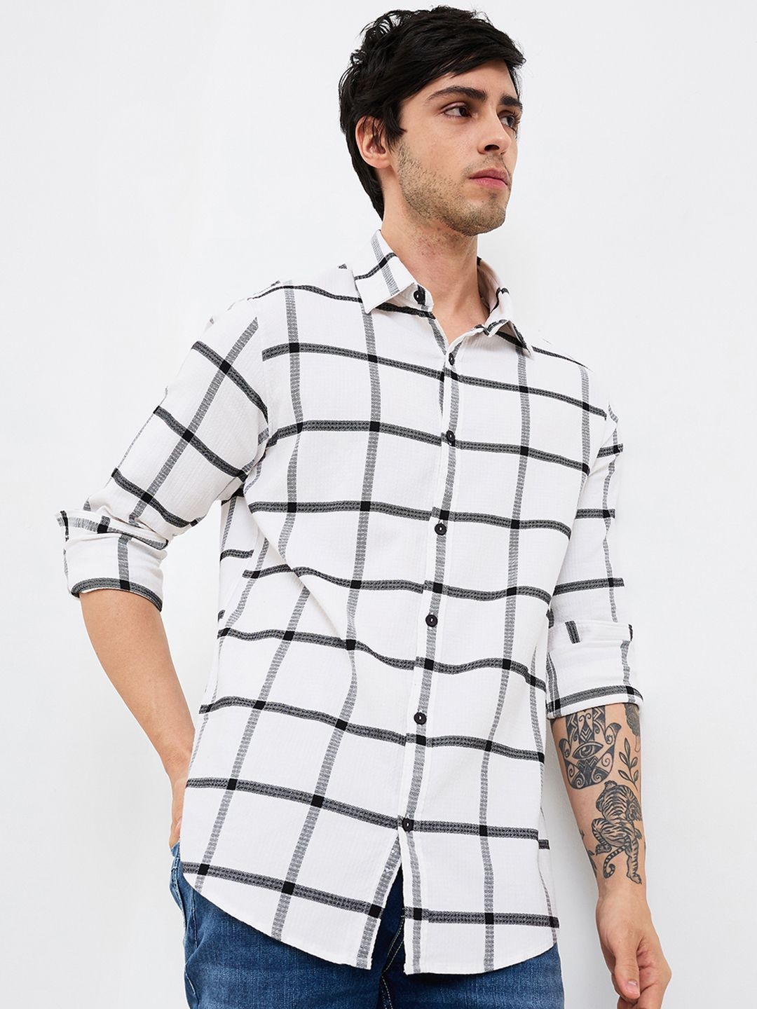 

SPYKAR Men Spread Collar Windowpane Checked Cotton Casual Shirt, White