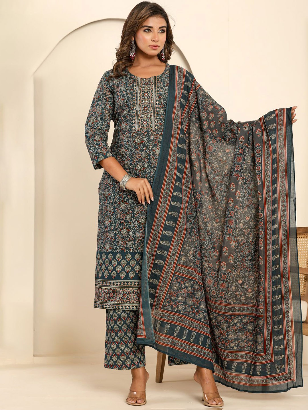 

Do Dhaage Floral Ajrakh Printed Pure Cotton Straight Kurta With Trouser & Dupatta, Navy blue