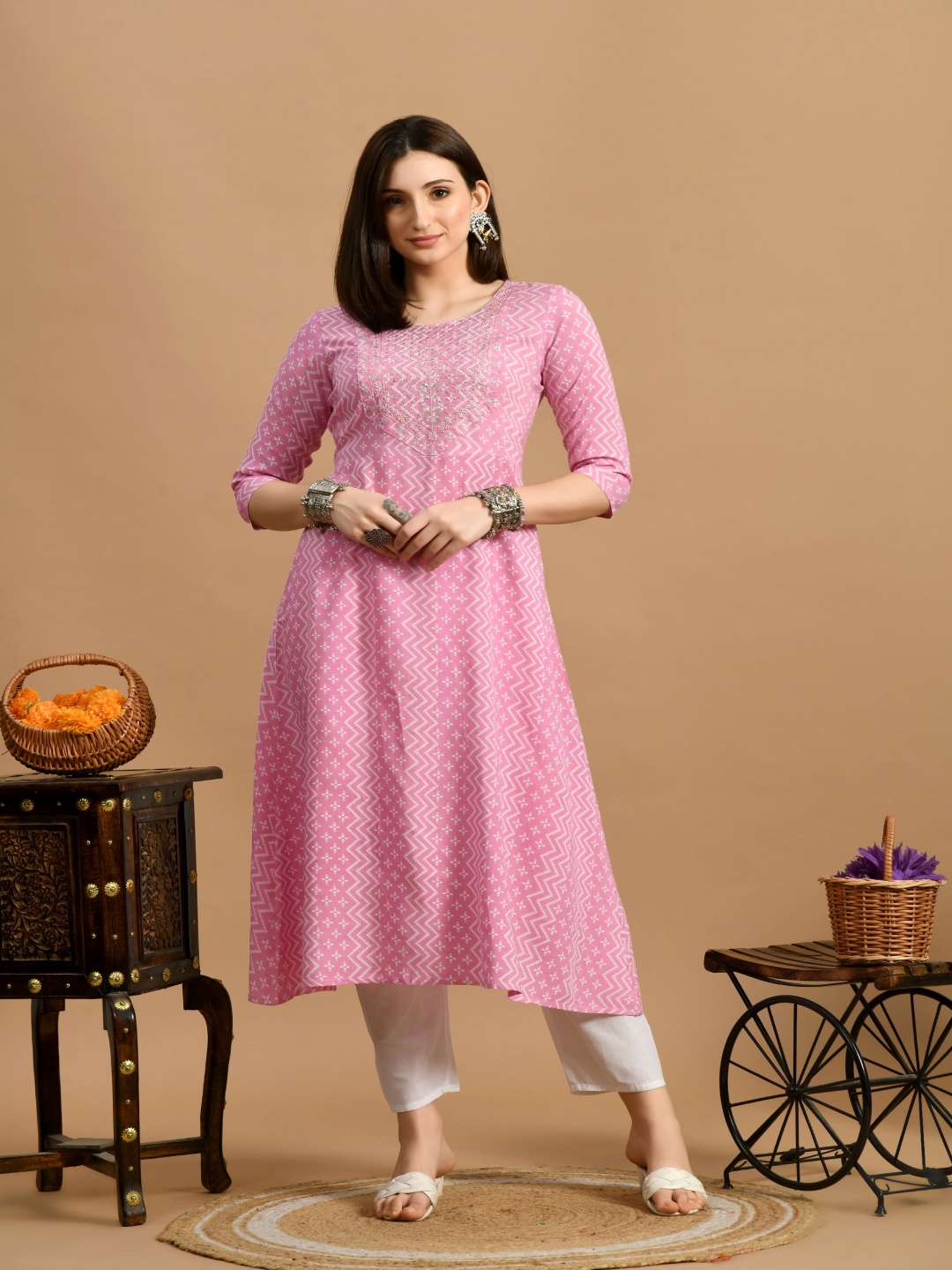 

GLOWWORLD Bandhani Printed Gotta Patti Round Neck Pure Cotton A-line Kurta, Pink