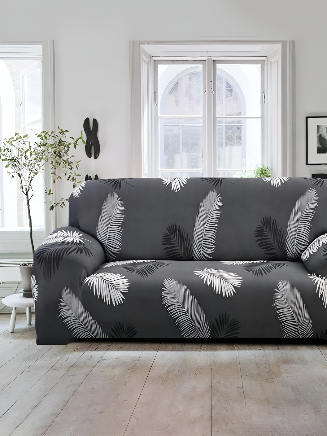 

KriShyam Grey & Black 4 Pieces Floral Printed 4 Seater Sofa Cover with Arms