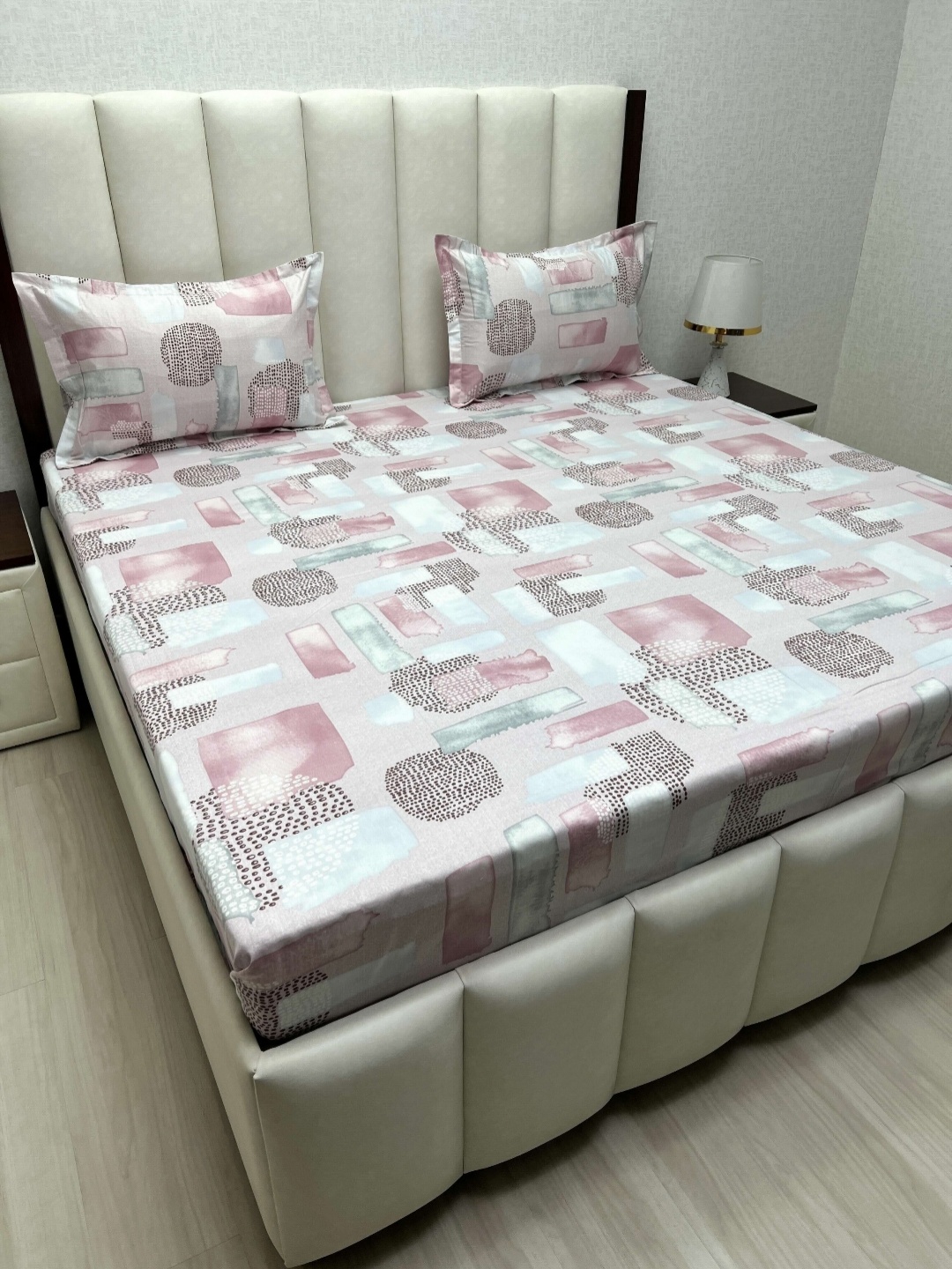 

Pure Decor Royal Passion Pink Printed 260TC Pure Cotton Queen Bedsheet Set 2.28mx2.54m